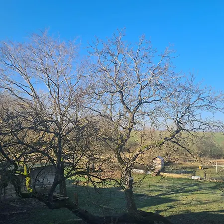 Aux P'tits Cabris بيت للعطل Lahayville