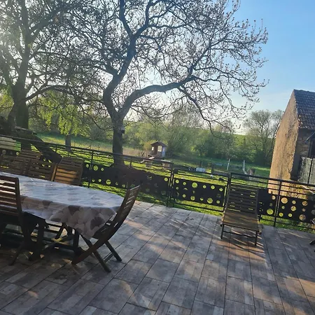 Aux P'tits Cabris Hébergement de vacances Lahayville